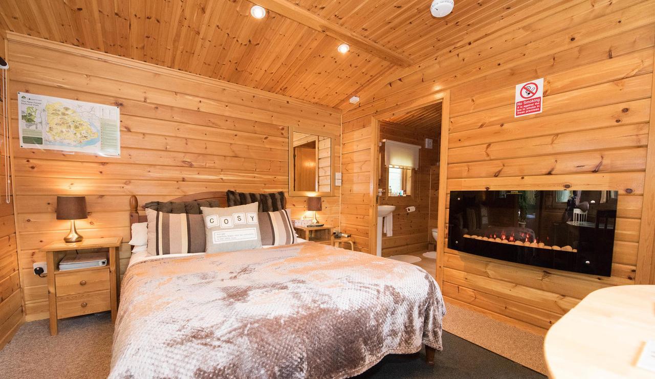 Cypress Log Cabins Accommodation Godshill  Екстериор снимка